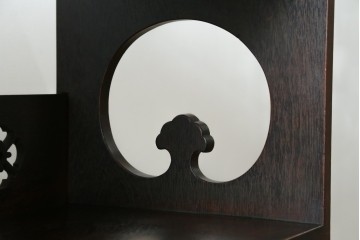 和製アンティーク　彫刻家　山根八春(やまねやつはる、はっしゅん)　吉祥モチーフが散りばめられた収納棚　(R-062413)