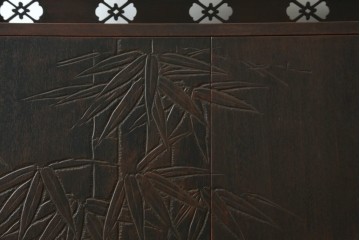 和製アンティーク　彫刻家　山根八春(やまねやつはる、はっしゅん)　吉祥モチーフが散りばめられた収納棚　(R-062413)