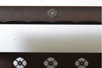 和製アンティーク　彫刻家　山根八春(やまねやつはる、はっしゅん)　吉祥モチーフが散りばめられた収納棚(キャビネット、戸棚、引き出し)(R-062413)