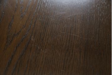 中古　美品　カリモク家具(karimoku)　ドマーニ(domani)　シックな色合いと凝った面取りデザインがクラシカルな雰囲気を醸し出すサイドボード(サイドキャビネット、収納棚、戸棚、飾り棚)(R-062414)