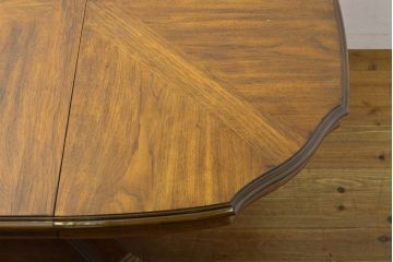 中古　DREXEL HERITAGE(ドレクセルヘリテイジ)　Grand Villa(グランドヴィラ)　上品なデザインのダイニングテーブル(エクステンションテーブル、拡張式テーブル、食卓、2人掛け、4人掛け、6人掛け)(定価約60万円)(R-062416)