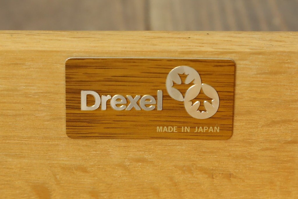 中古　DREXEL HERITAGE(ドレクセルヘリテイジ)　Triune(トライユン)　マホガニー材　洗練されたデザインとクラシカルな佇まいが魅力的なセンターテーブル　(R-062417)