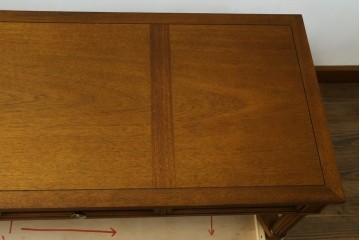 中古　DREXEL HERITAGE(ドレクセルヘリテイジ)　Triune(トライユン)　マホガニー材　洗練されたデザインとクラシカルな佇まいが魅力的なセンターテーブル　(R-062417)