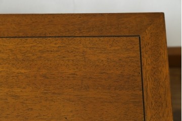 中古　DREXEL HERITAGE(ドレクセルヘリテイジ)　Triune(トライユン)　マホガニー材　洗練されたデザインとクラシカルな佇まいが魅力的なセンターテーブル　(R-062417)