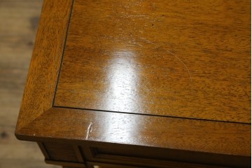 中古　DREXEL HERITAGE(ドレクセルヘリテイジ)　Triune(トライユン)　マホガニー材　洗練されたデザインとクラシカルな佇まいが魅力的なセンターテーブル　(R-062417)