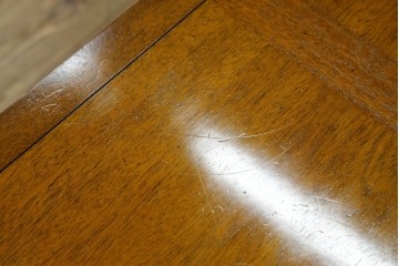 中古　DREXEL HERITAGE(ドレクセルヘリテイジ)　Triune(トライユン)　マホガニー材　洗練されたデザインとクラシカルな佇まいが魅力的なセンターテーブル　(R-062417)
