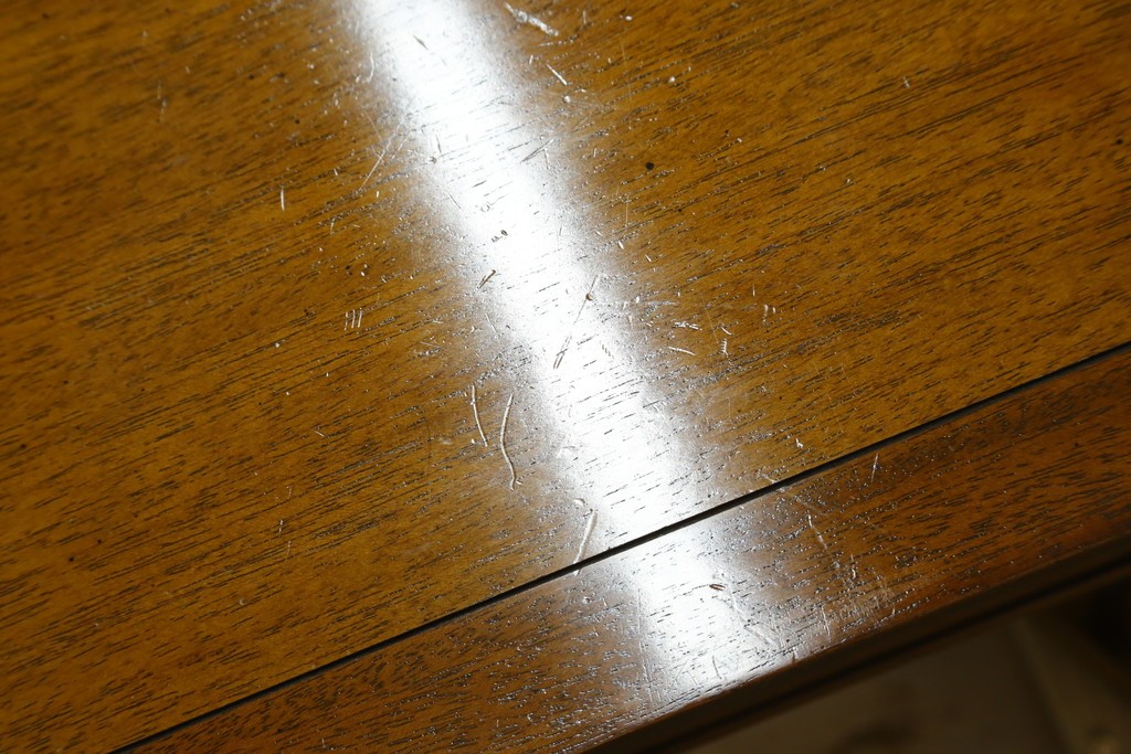 中古　DREXEL HERITAGE(ドレクセルヘリテイジ)　Triune(トライユン)　マホガニー材　洗練されたデザインとクラシカルな佇まいが魅力的なセンターテーブル　(R-062417)