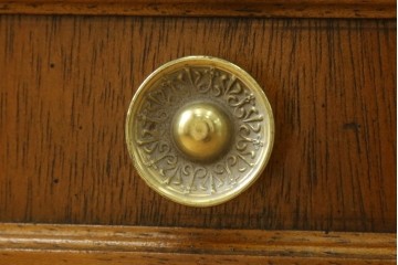 中古　DREXEL HERITAGE(ドレクセルヘリテイジ)　Triune(トライユン)　マホガニー材　洗練されたデザインとクラシカルな佇まいが魅力的なセンターテーブル　(R-062417)