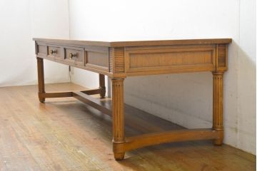 中古　DREXEL HERITAGE(ドレクセルヘリテイジ)　Triune(トライユン)　マホガニー材　洗練されたデザインとクラシカルな佇まいが魅力的なセンターテーブル(カクテルテーブル、リビングテーブル、カフェテーブル、ローテーブル)(R-062417)