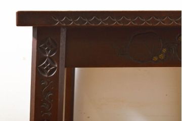 和製ビンテージ　彫刻家　山根八春(やまねやつはる、はっしゅん)　椿の図柄が華やかな空間を演出してくれるローテーブル(センターテーブル、リビングテーブル、サイドテーブル、コーヒーテーブル、カフェテーブル、ヴィンテージ)(R-062420)