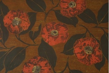 和製ビンテージ　彫刻家　山根八春(やまねやつはる、はっしゅん)　椿の図柄が華やかな空間を演出してくれるローテーブル　(R-062420)