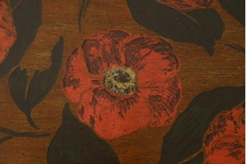 和製ビンテージ　彫刻家　山根八春(やまねやつはる、はっしゅん)　椿の図柄が華やかな空間を演出してくれるローテーブル　(R-062420)