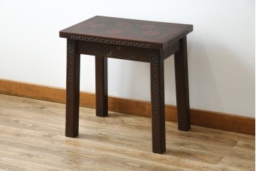 和製ビンテージ　彫刻家　山根八春(やまねやつはる、はっしゅん)　椿の図柄が華やかな空間を演出してくれるローテーブル　(R-062422)