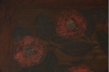 和製ビンテージ　彫刻家　山根八春(やまねやつはる、はっしゅん)　椿の図柄が華やかな空間を演出してくれるローテーブル　(R-062422)