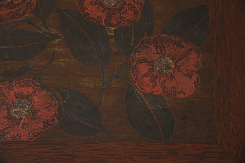 和製ビンテージ　彫刻家　山根八春(やまねやつはる、はっしゅん)　椿の図柄が華やかな空間を演出してくれるローテーブル　(R-062422)