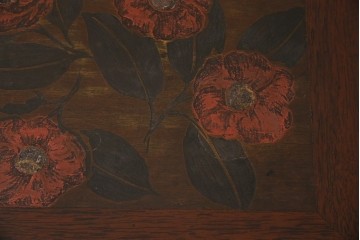 和製ビンテージ　彫刻家　山根八春(やまねやつはる、はっしゅん)　椿の図柄が華やかな空間を演出してくれるローテーブル　(R-062422)