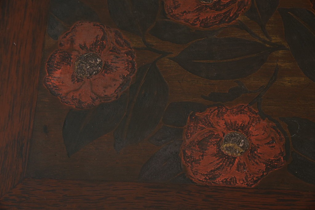 和製ビンテージ　彫刻家　山根八春(やまねやつはる、はっしゅん)　椿の図柄が華やかな空間を演出してくれるローテーブル　(R-062422)