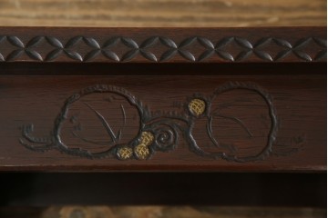 和製ビンテージ　彫刻家　山根八春(やまねやつはる、はっしゅん)　椿の図柄が華やかな空間を演出してくれるローテーブル　(R-062422)