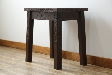 和製ビンテージ　彫刻家　山根八春(やまねやつはる、はっしゅん)　椿の図柄が華やかな空間を演出してくれるローテーブル　(R-062422)