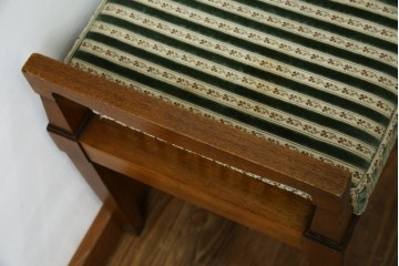 中古　DREXEL HERITAGE(ドレクセルヘリテイジ)　直線的なフォルムが美しいオットマン　(R-062423)