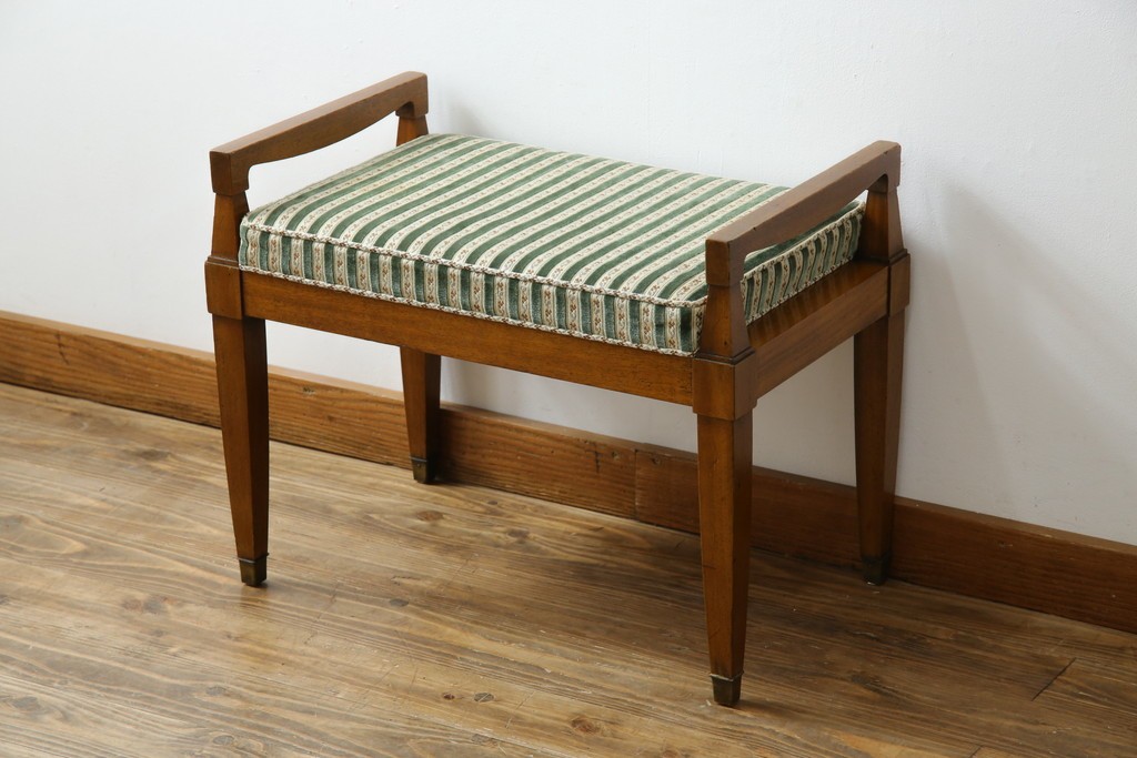 中古　DREXEL HERITAGE(ドレクセルヘリテイジ)　直線的なフォルムが美しいオットマン　(R-062423)