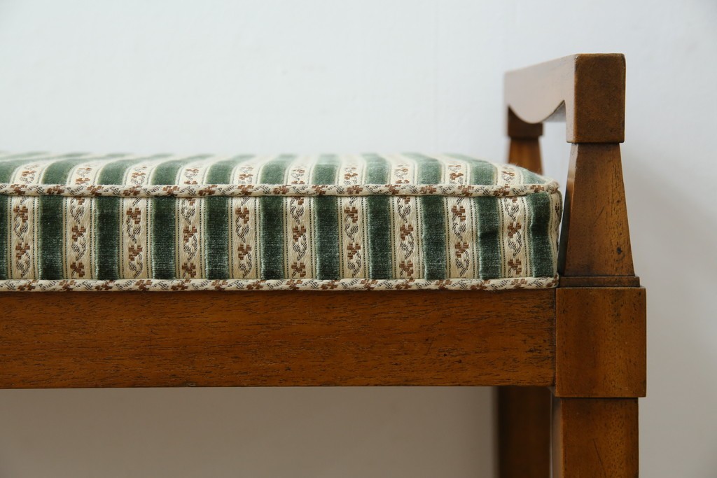 中古　DREXEL HERITAGE(ドレクセルヘリテイジ)　直線的なフォルムが美しいオットマン　(R-062423)