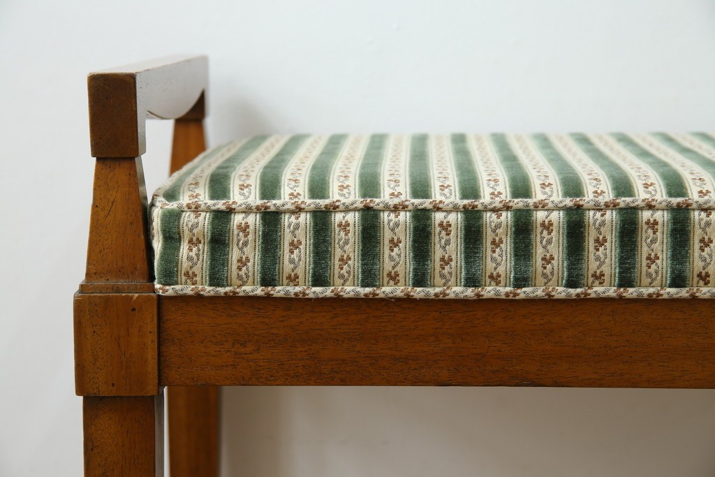 中古　DREXEL HERITAGE(ドレクセルヘリテイジ)　直線的なフォルムが美しいオットマン　(R-062423)