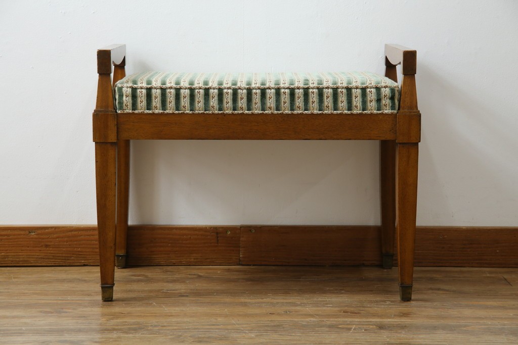 中古　DREXEL HERITAGE(ドレクセルヘリテイジ)　直線的なフォルムが美しいオットマン　(R-062423)