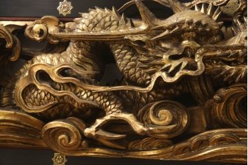 和製アンティーク　明治〜大正期　龍の図　時代物　寺院仏具　立体的な彫刻が圧巻!　金箔をふんだんに使った欄間(明り取り、明かり取り、建具、ディスプレイ)(R-062425)
