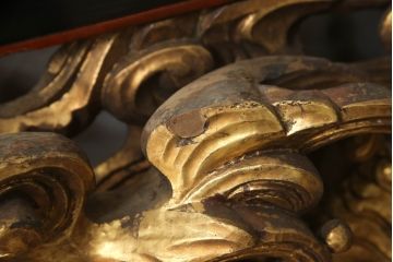 和製アンティーク　明治〜大正期　龍の図　時代物　寺院仏具　立体的な彫刻が圧巻!　金箔をふんだんに使った欄間(明り取り、明かり取り、建具、ディスプレイ)(R-062425)