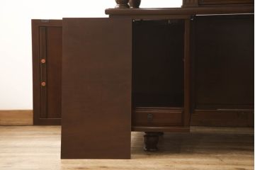 和製ビンテージ　国会議事堂納品の高級家具メーカー　徳田家具　細部まで丁寧につくりこまれた重厚感たっぷりの両袖デスク(ワークデスク、机、在宅用、在宅ワーク、ヴィンテージ)(R-062426)