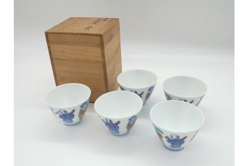 十二代目　酒井田柿右衛門　染錦　唐人物画　2.8寸　約8.5cm　湯呑み5客セット(汲出、共箱付き、蕎麦猪口、和食器、二寸八分)(R-062430)