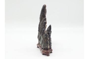 時代物　唐木台座付き　造形美に目を奪われる水石(盆石、鑑賞石、置物、置き物、ディスプレイ、箱付き)(R-062433)