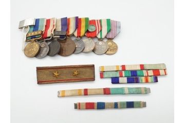 旧日本軍　陸軍中将肩章　従軍記章　8勲章&略綬4点(8連吊りホルダー付き、連結金具、大禮(大礼)記念章/紀元二千六百年祝典記念章/帝都復興記念章など)(R-062454)