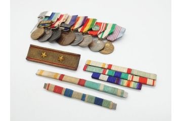 旧日本軍　陸軍中将肩章　従軍記章　8勲章&略綬4点(8連吊りホルダー付き、連結金具、大禮(大礼)記念章/紀元二千六百年祝典記念章/帝都復興記念章など)(R-062454)