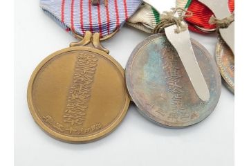 旧日本軍　陸軍中将肩章　従軍記章　8勲章&略綬4点(8連吊りホルダー付き、連結金具、大禮(大礼)記念章/紀元二千六百年祝典記念章/帝都復興記念章など)(R-062454)