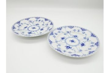 デンマーク　ROYAL COPENHAGEN(ロイヤルコペンハーゲン) ブルーフルーテッド　フルレース　約17cm　洗練された美しさを放つ皿2客セット(プレート、洋食器)(定価約66000円)(R-062456)