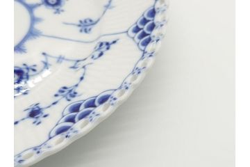 デンマーク　ROYAL COPENHAGEN(ロイヤルコペンハーゲン) ブルーフルーテッド　フルレース　約17cm　洗練された美しさを放つ皿2客セット(プレート、洋食器)(定価約66000円)(R-062456)