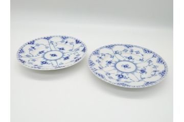 デンマーク　ROYAL COPENHAGEN(ロイヤルコペンハーゲン) ブルーフルーテッド　フルレース　約17cm　洗練された美しさを放つ皿2客セット(プレート、洋食器)(定価約66000円)(R-062459)