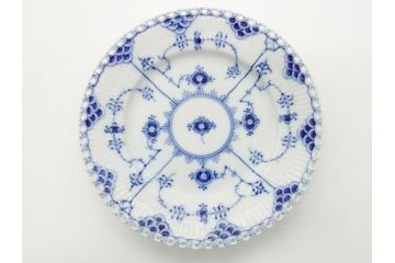 デンマーク　ROYAL COPENHAGEN(ロイヤルコペンハーゲン) ブルーフルーテッド　フルレース　約17cm　洗練された美しさを放つ皿2客セット(プレート、洋食器)(定価約66000円)(R-062459)