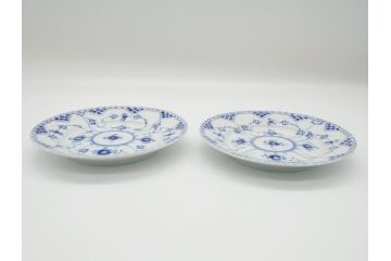 デンマーク　ROYAL COPENHAGEN(ロイヤルコペンハーゲン) ブルーフルーテッド　フルレース　約17cm　洗練された美しさを放つ皿2客セット(プレート、洋食器)(定価約66000円)(R-062460)