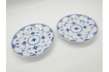 デンマーク　ROYAL COPENHAGEN(ロイヤルコペンハーゲン) ブルーフルーテッド　フルレース　約17cm　洗練された美しさを放つ皿2客セット(プレート、洋食器)(定価約66000円)(R-062460)