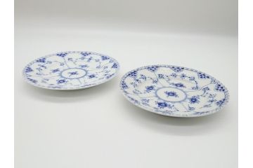デンマーク　ROYAL COPENHAGEN(ロイヤルコペンハーゲン) ブルーフルーテッド　フルレース　約17cm　洗練された美しさを放つ皿2客セット(プレート、洋食器)(定価約66000円)(R-062461)