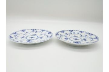 デンマーク　ROYAL COPENHAGEN(ロイヤルコペンハーゲン) ブルーフルーテッド　フルレース　約17cm　洗練された美しさを放つ皿2客セット(プレート、洋食器)(定価約66000円)(R-062461)