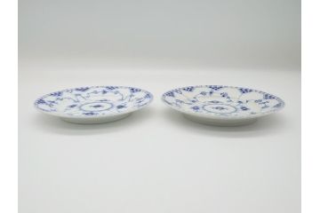 デンマーク　ROYAL COPENHAGEN(ロイヤルコペンハーゲン) ブルーフルーテッド　フルレース　約17cm　洗練された美しさを放つ皿2客セット(プレート、洋食器)(定価約66000円)(R-062462)