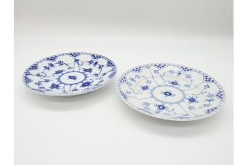 デンマーク　ROYAL COPENHAGEN(ロイヤルコペンハーゲン) ブルーフルーテッド　フルレース　約17cm　洗練された美しさを放つ皿2客セット(プレート、洋食器)(定価約66000円)(R-062463)