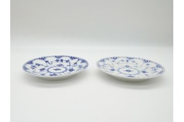 デンマーク　ROYAL COPENHAGEN(ロイヤルコペンハーゲン) ブルーフルーテッド　フルレース　約17cm　洗練された美しさを放つ皿2客セット(プレート、洋食器)(定価約66000円)(R-062463)