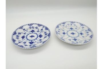デンマーク　ROYAL COPENHAGEN(ロイヤルコペンハーゲン) ブルーフルーテッド　フルレース　約17cm　洗練された美しさを放つ皿2客セット(プレート、洋食器)(定価約66000円)(R-062463)