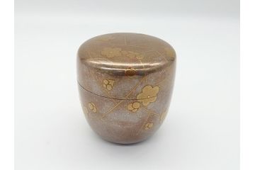 蒔絵師　西條一斉　高蒔絵　梨地　氷梅　中棗(茶道具、茶入、漆器、木製、共箱付き)(R-062467)
