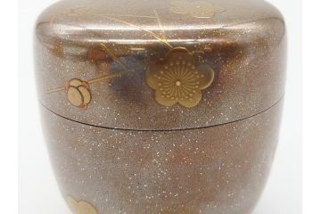 蒔絵師　西條一斉　高蒔絵　梨地　氷梅　中棗(茶道具、茶入、漆器、木製、共箱付き)(R-062467)
